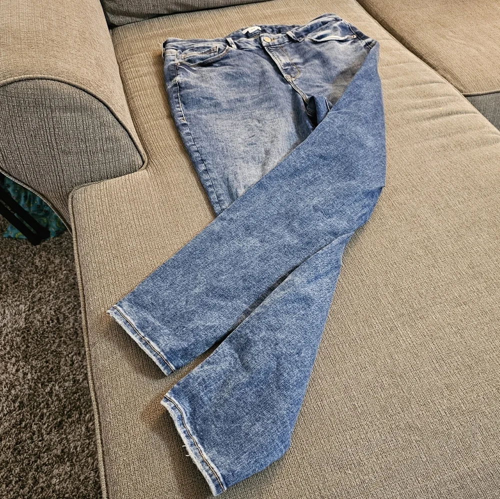 Good American Distressed High Rise Denim Casual Medium Wash Jeams Size 14-18 - Picture 3 of 8